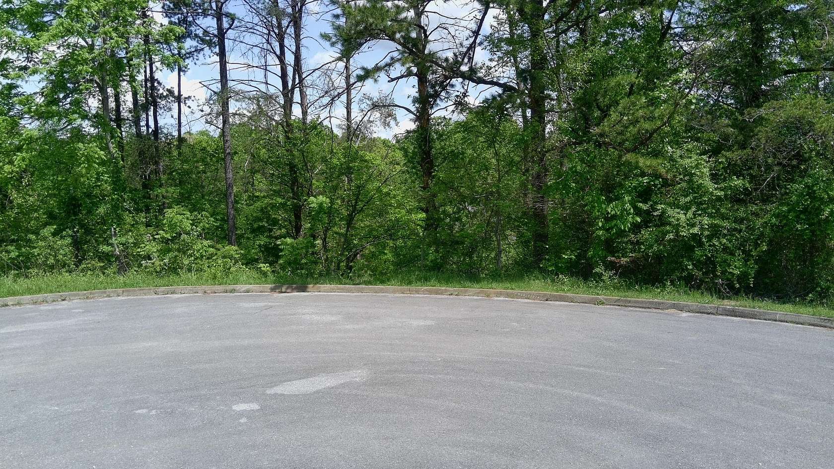 0.98 Acres of Residential Land for Sale in Dandridge, Tennessee