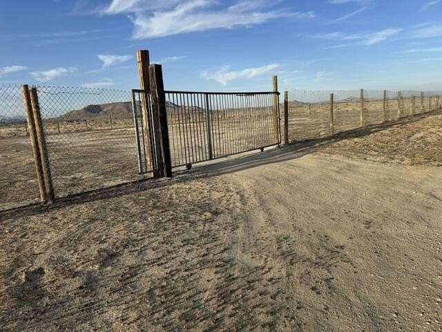 Land for Sale in Rosamond, California
