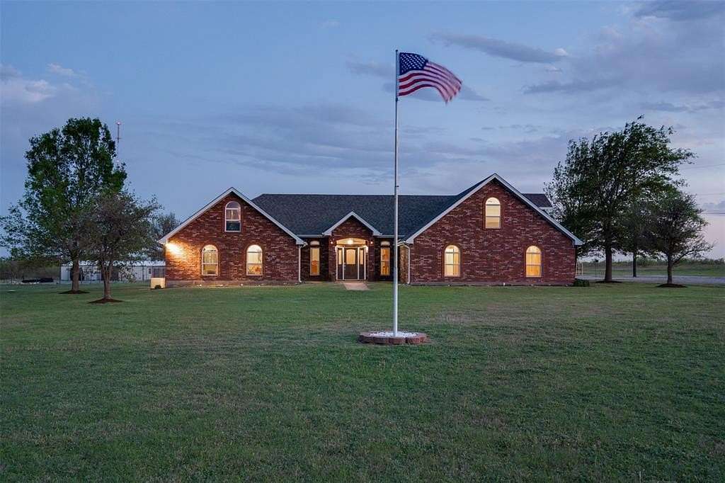 8 Acres of Residential Land with Home for Sale in Wichita Falls, Texas