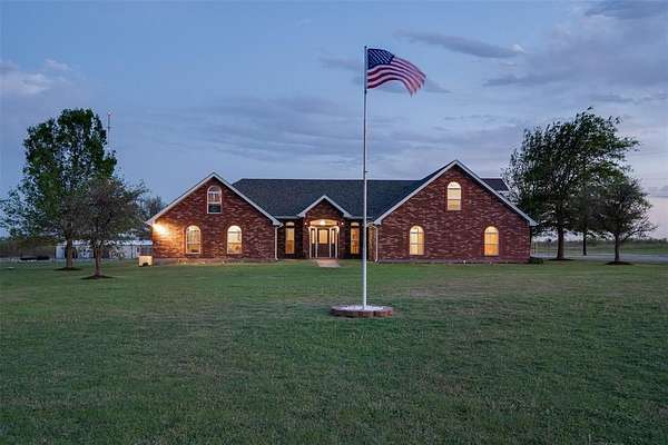 8 Acres of Residential Land with Home for Sale in Wichita Falls, Texas