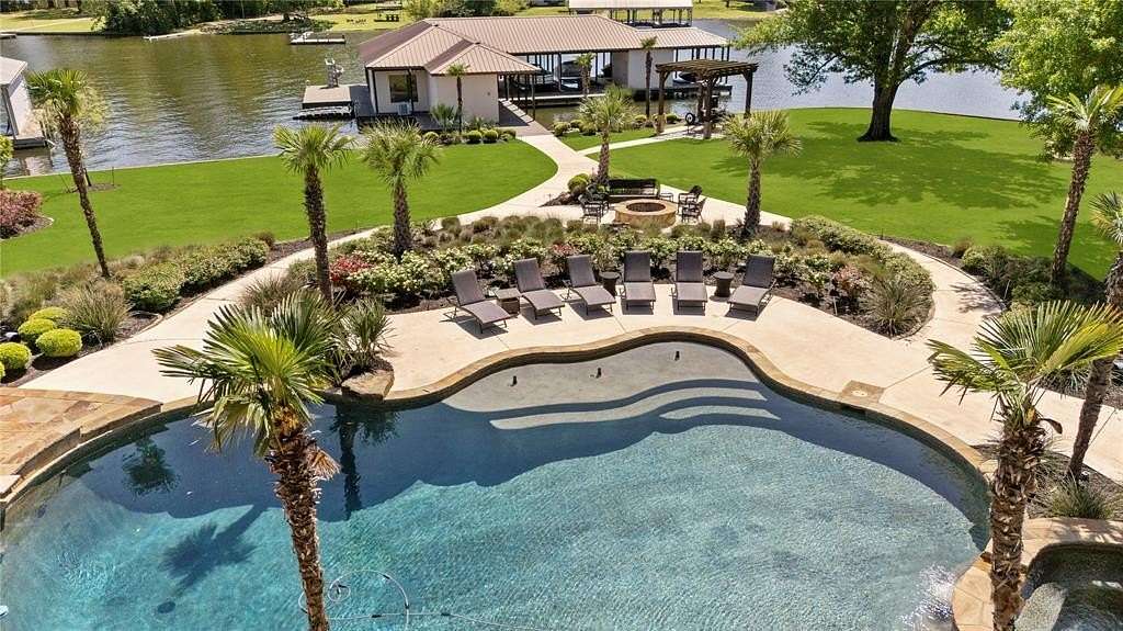 1.85 Acres of Residential Land with Home for Sale in Whitehouse, Texas