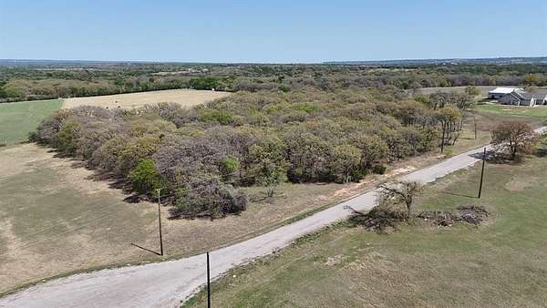 8 Acres of Residential Land for Sale in Iredell, Texas