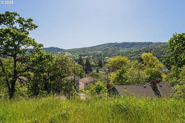 0.2 Acres of Residential Land for Sale in Roseburg, Oregon