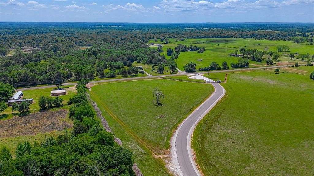 3.7 Acres of Residential Land for Sale in Fairfield, Texas