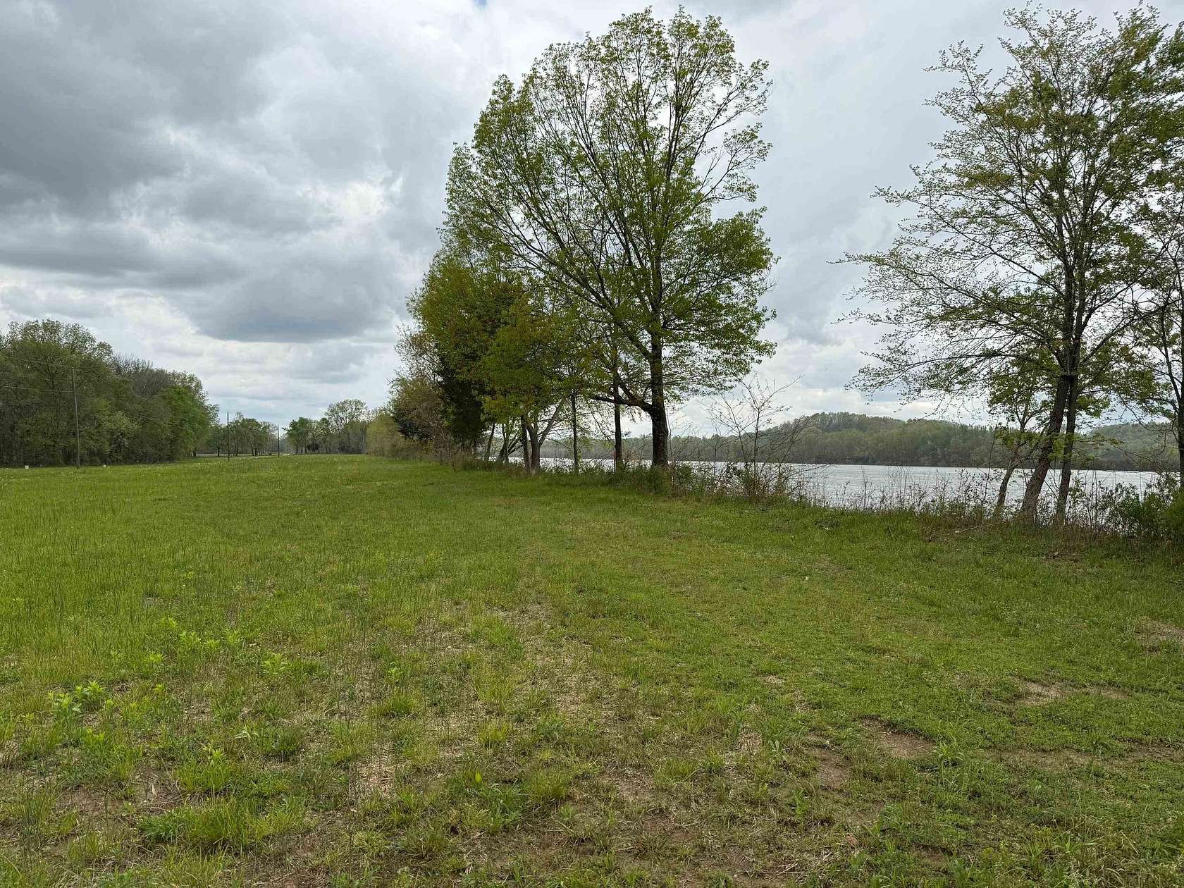 Land for Sale in Clifton, Tennessee