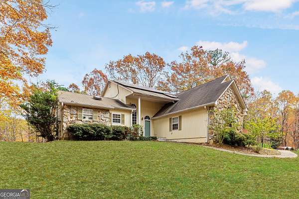 5 Acres of Residential Land with Home for Sale in Rockmart, Georgia