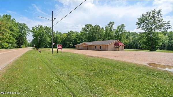 1.9 Acres of Improved Commercial Land for Sale in Walnut Grove, Mississippi