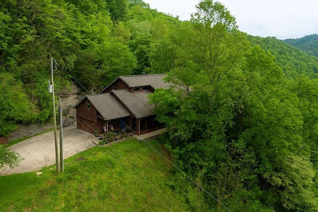 4 Acres of Residential Land with Home for Sale in Pikeville, Kentucky