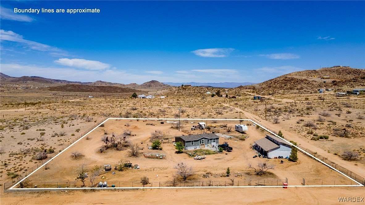 2.13 Acres of Residential Land with Home for Sale in Kingman, Arizona