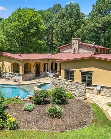 13.9 Acres of Land with Home for Sale in Pittsburg, Texas