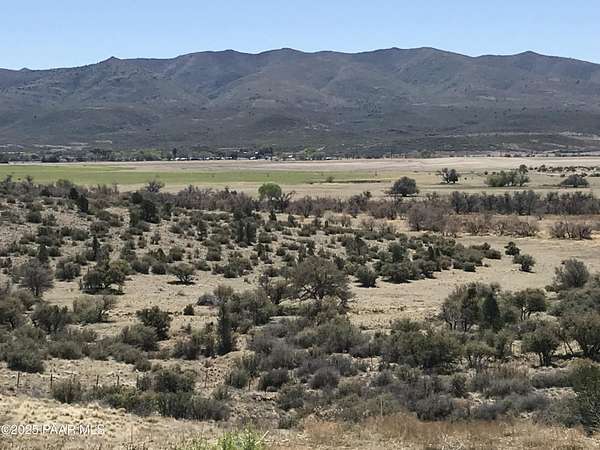 1 Acre of Residential Land for Sale in Peeples Valley, Arizona