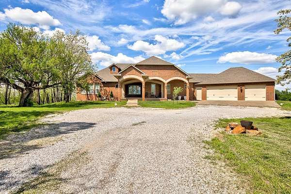 20 Acres of Agricultural Land with Home for Sale in Enid, Oklahoma