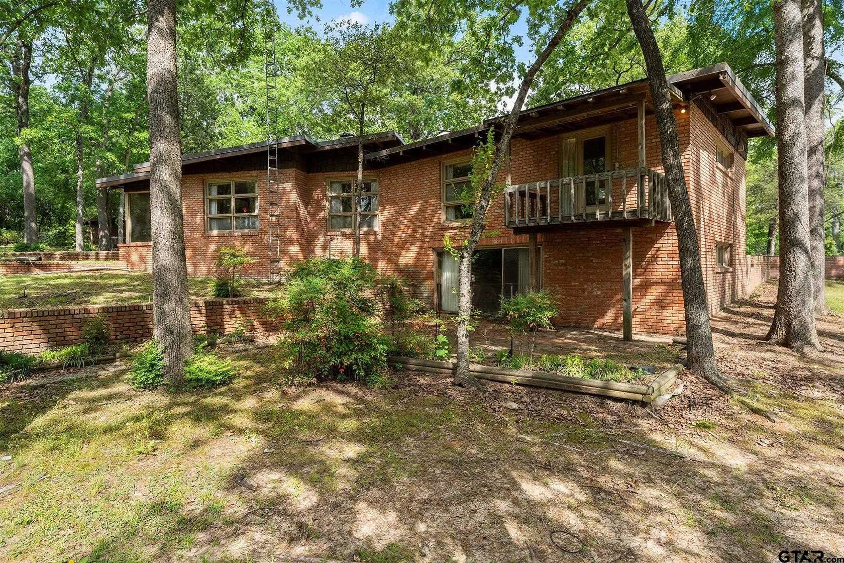 3.3 Acres of Residential Land with Home for Sale in Mount Pleasant, Texas