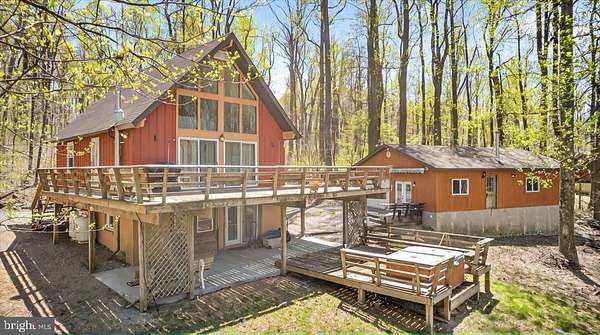 2 Acres of Residential Land with Home for Sale in Linden, Virginia