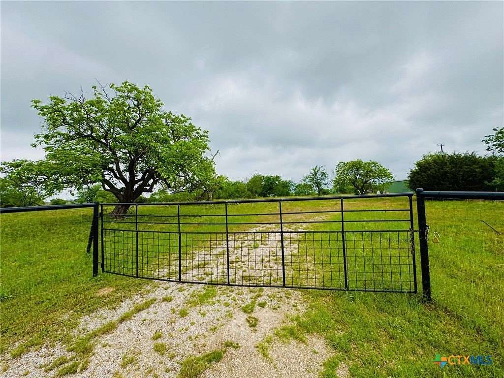 3 Acres of Residential Land for Sale in Gatesville, Texas