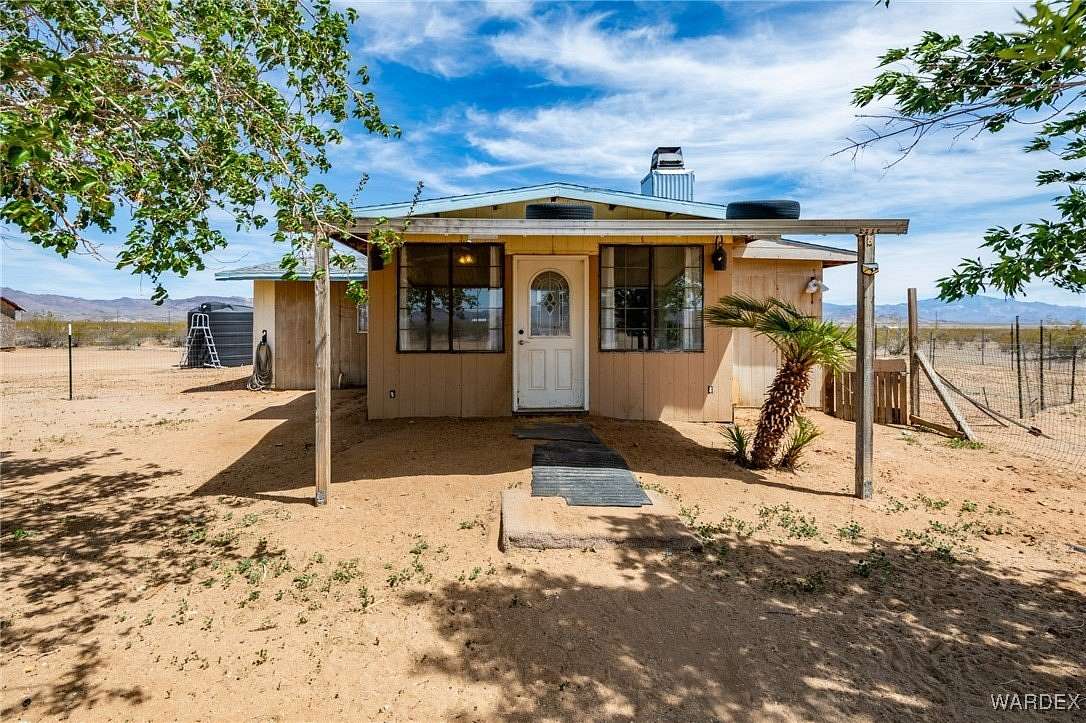 2.38 Acres of Residential Land with Home for Sale in Golden Valley, Arizona