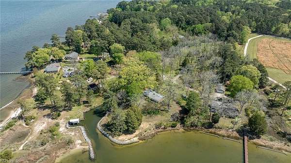 7.14 Acres of Improved Mixed-Use Land for Sale in Gloucester, Virginia