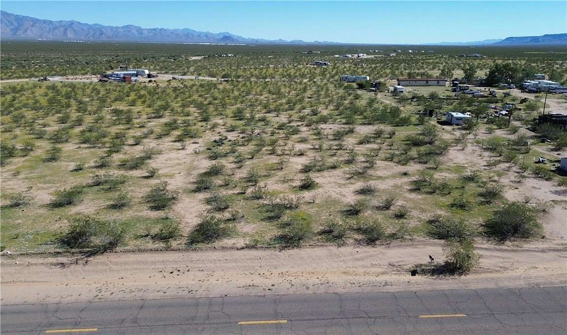 1.26 Acres of Land for Sale in Golden Valley, Arizona