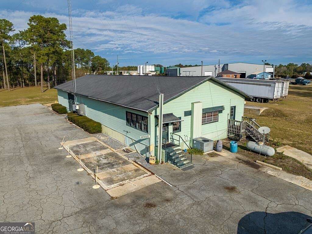 7.23 Acres of Improved Commercial Land for Sale in Tifton, Georgia