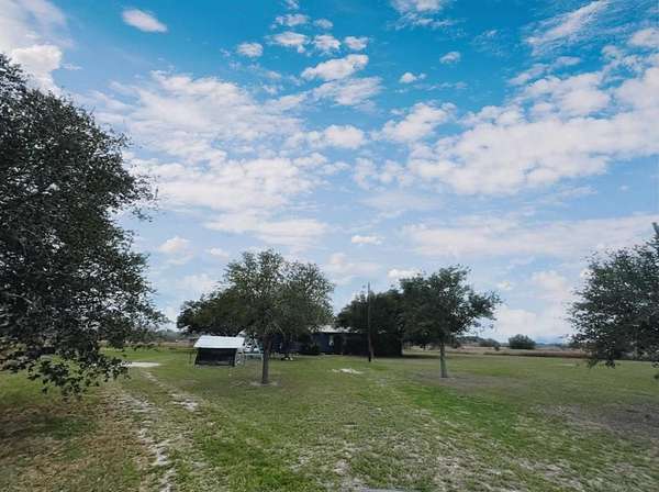 5 Acres of Residential Land for Sale in Skidmore, Texas
