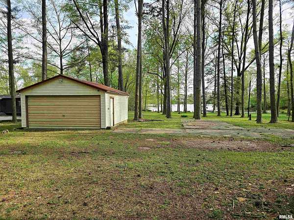0.83 Acres of Residential Land for Sale in Centralia, Illinois