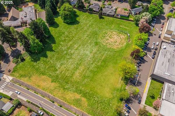 2.78 Acres of Residential Land for Sale in Milwaukie, Oregon