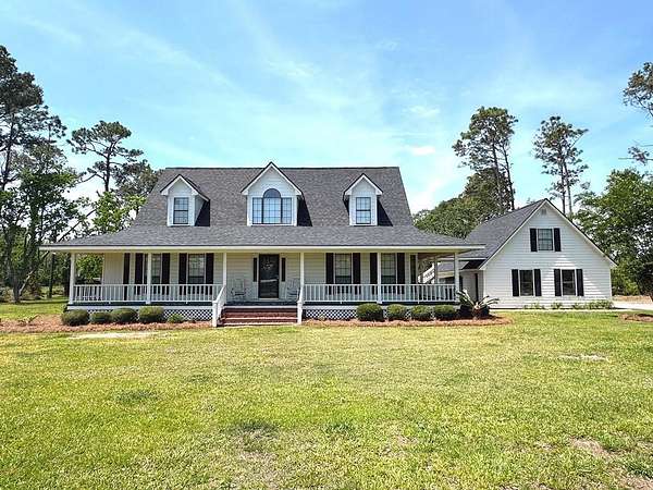 10 Acres of Recreational Land with Home for Sale in Valdosta, Georgia