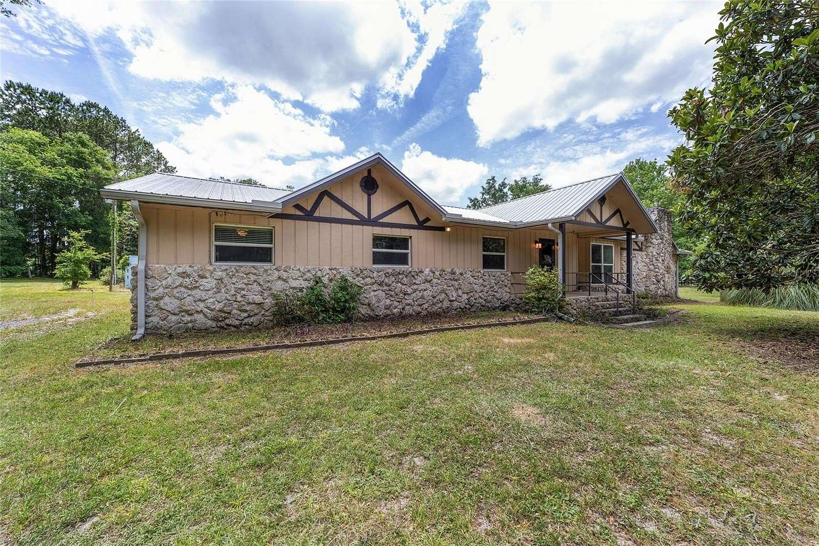 9.68 Acres of Land with Home for Sale in Williston, Florida