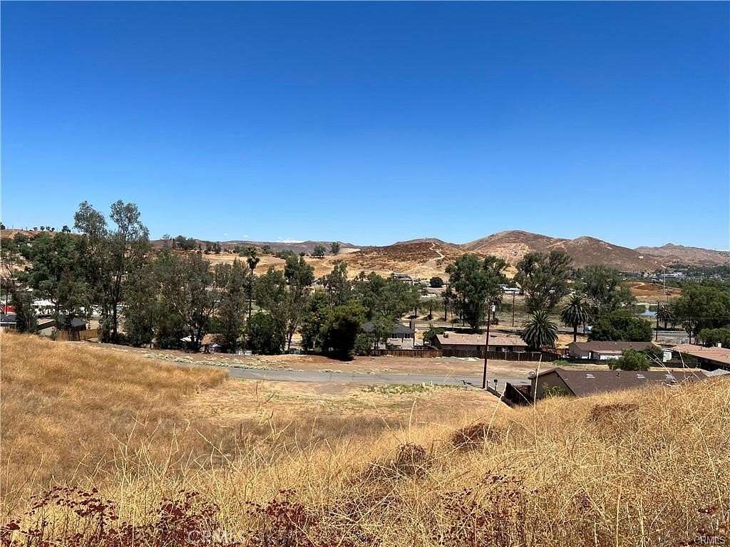 0.25 Acres of Land for Sale in Lake Elsinore, California