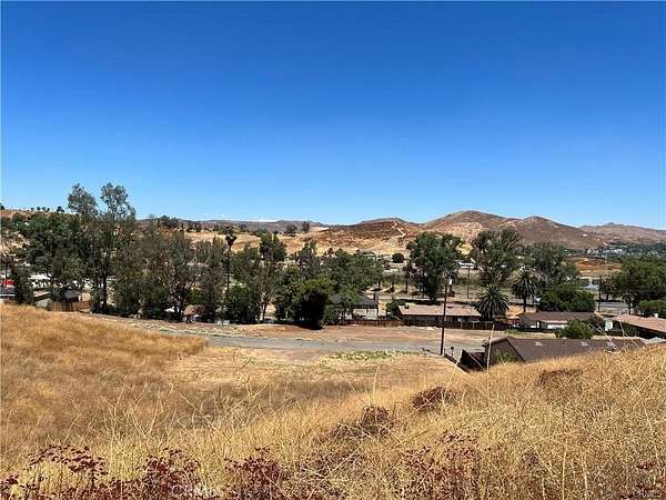 0.25 Acres of Land for Sale in Lake Elsinore, California