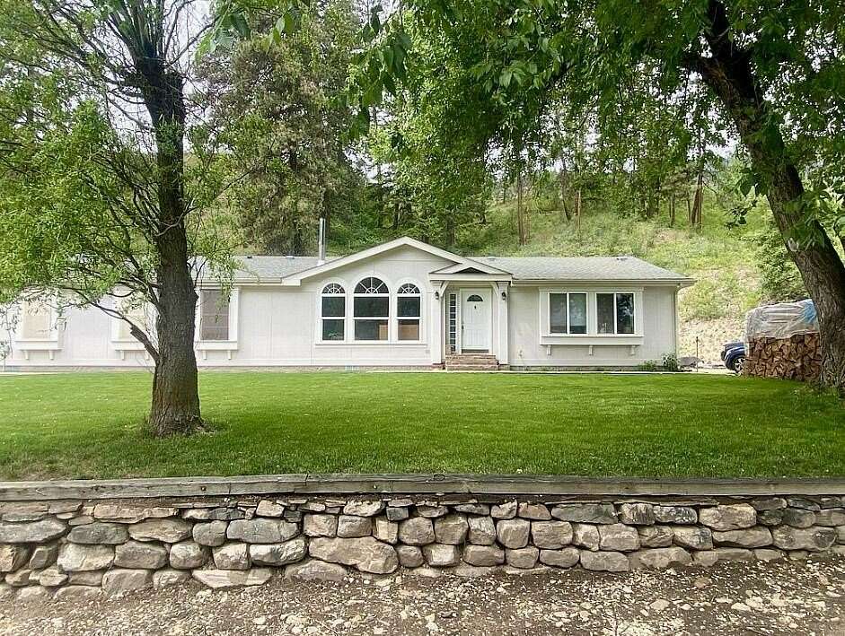 7.5 Acres of Residential Land with Home for Sale in Kettle Falls, Washington