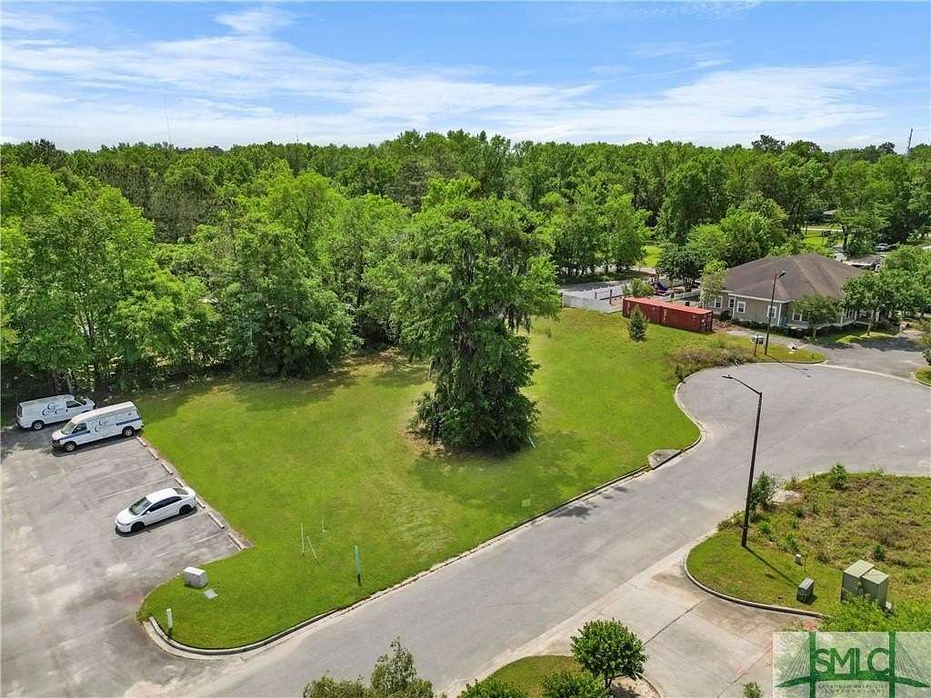 6.4 Acres of Residential Land with Home for Sale in Savannah
