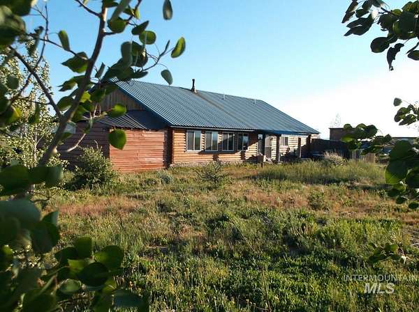 2 Acres of Residential Land with Home for Sale in Fairfield, Idaho