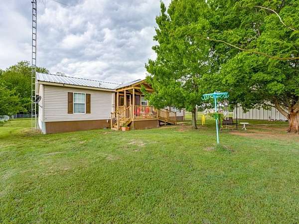 16 Acres of Land with Home for Sale in Whitesboro, Texas