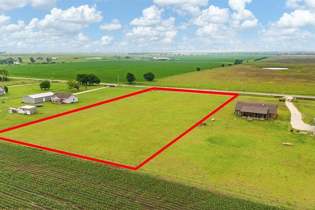 2 Acres of Residential Land for Sale in Grandview, Texas