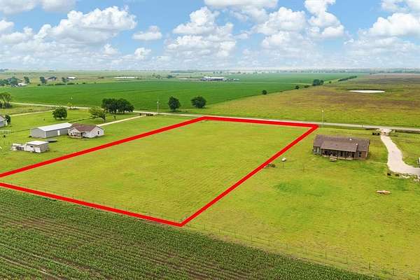 2 Acres of Residential Land for Sale in Grandview, Texas