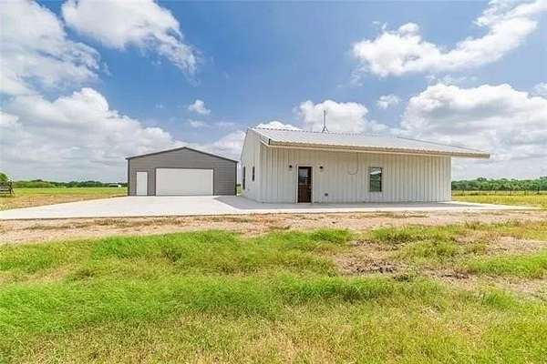 25.2 Acres of Agricultural Land with Home for Sale in Terrell, Texas