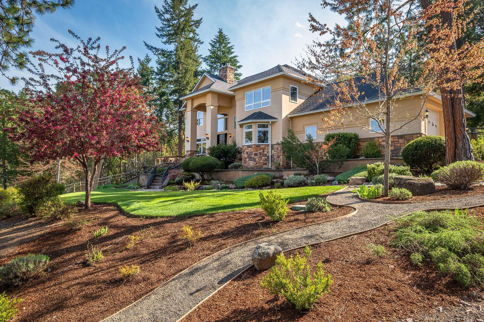 22.5 Acres of Recreational Land with Home for Sale in Ashland, Oregon