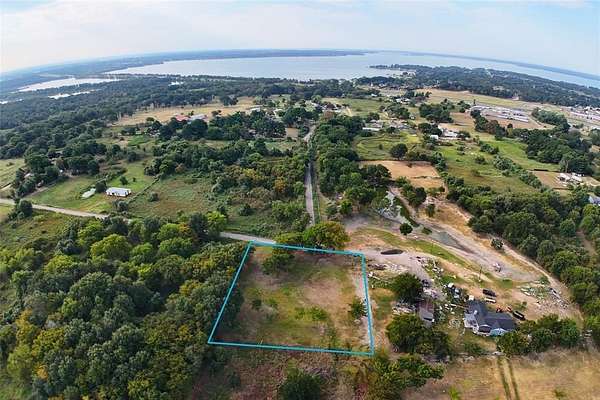 1 Acre of Residential Land for Sale in Kemp, Texas