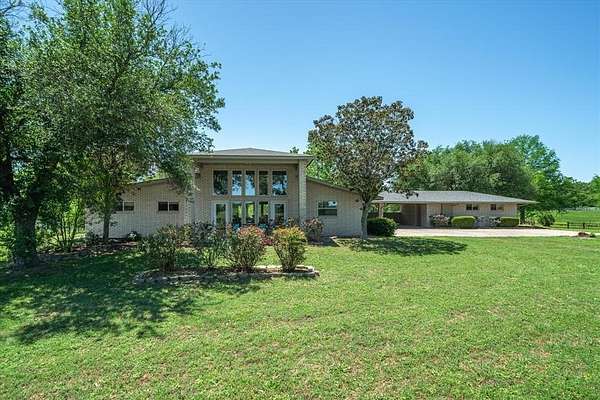 2.4 Acres of Residential Land with Home for Sale in Canton, Texas