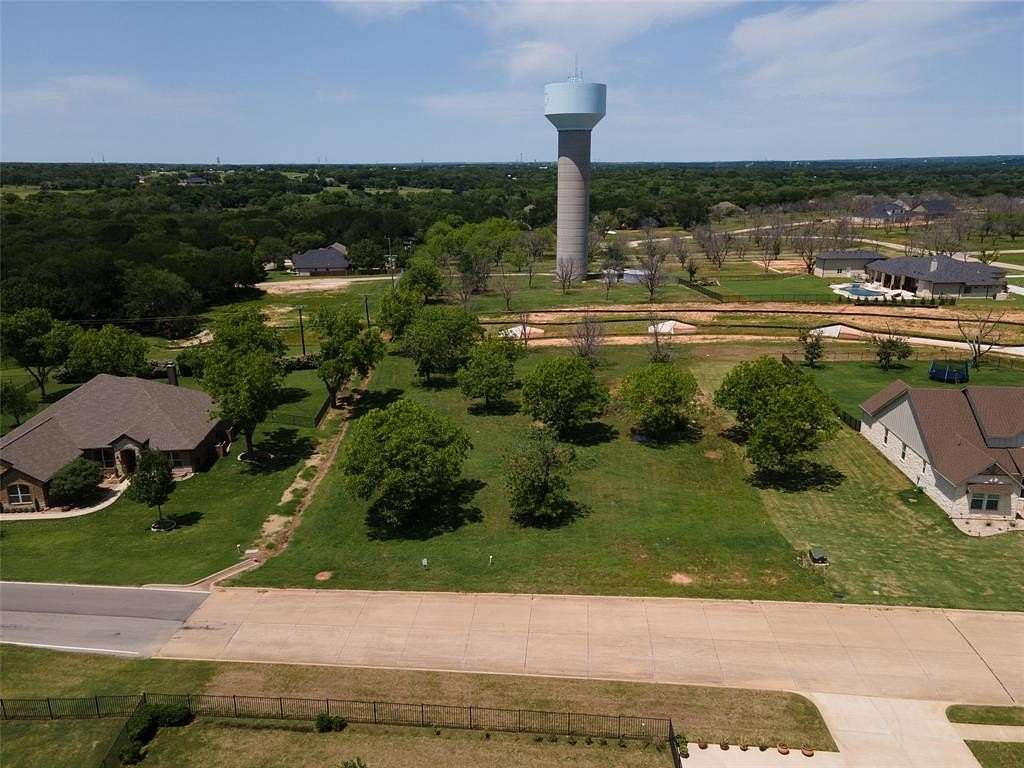 0.94 Acres of Residential Land for Sale in Granbury, Texas