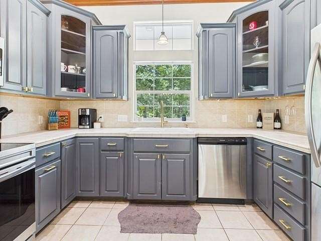 12.5 Acres of Land with Home for Sale in Athens, Texas