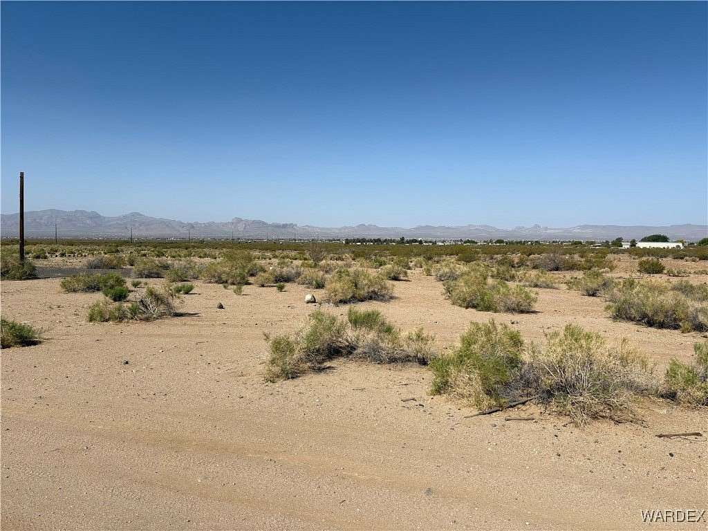 1.1 Acres of Land for Sale in Golden Valley, Arizona