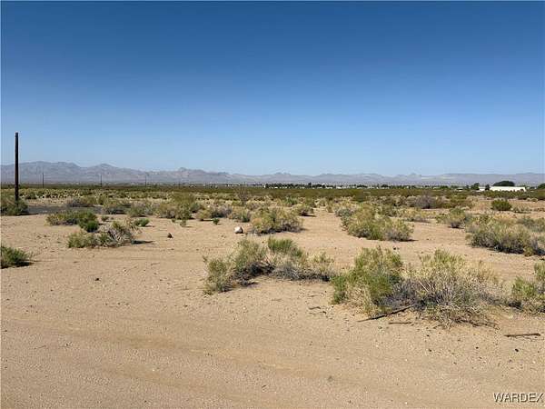 1.1 Acres of Land for Sale in Golden Valley, Arizona