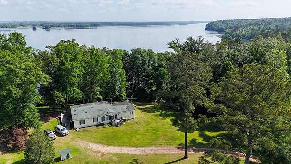 2.2 Acres of Residential Land with Home for Sale in Bainbridge, Georgia