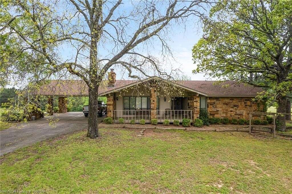 4.64 Acres of Residential Land with Home for Sale in Van Buren, Arkansas