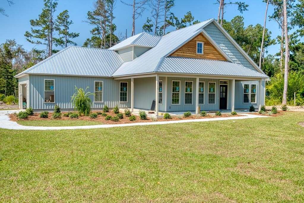 3.69 Acres of Residential Land with Home for Sale in Valdosta, Georgia