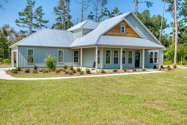 3.69 Acres of Residential Land with Home for Sale in Valdosta, Georgia