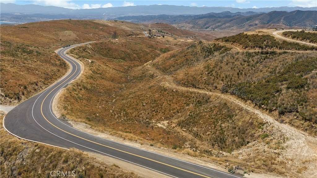 20.4 Acres of Land for Sale in Castaic, California
