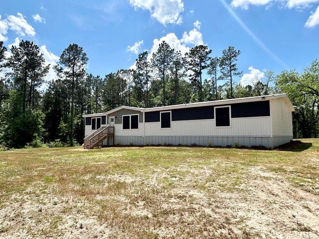 28 Acres of Land with Home for Sale in Midway, Alabama